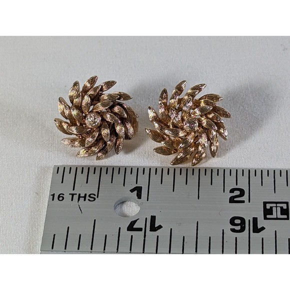 Lisner Signed Clip On Earrings Gold Tone Swirled Textured Round Vintage - Picture 4 of 4